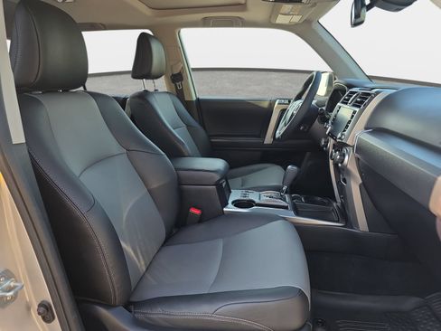 Used 2022 Toyota 4Runner SR5 Premium w/ Moonroof Package RWD image 10