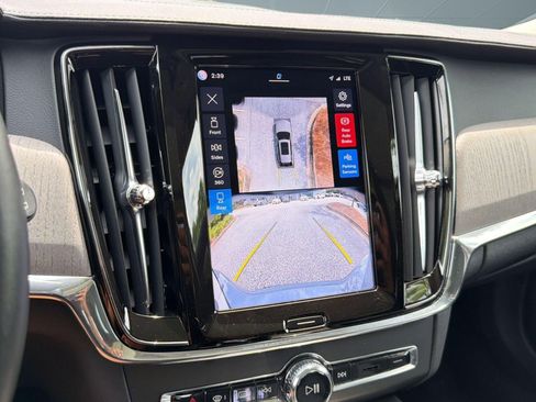 Certified 2025 Volvo V90 B6 Cross Country Ultra AWD/4WD image 26