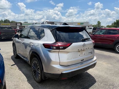 Used 2025 Nissan Rogue Platinum w/ Platinum Premium Package AWD/4WD image 5