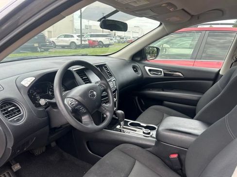 Used 2020 Nissan Pathfinder S AWD/4WD image 4