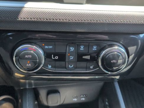 Used 2024 Chevrolet TrailBlazer LT w/ Convenience Package AWD/4WD image 18