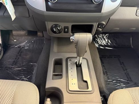 Used 2019 Nissan Frontier SV AWD/4WD image 16