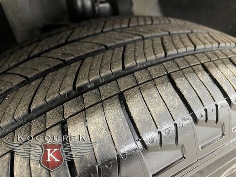 Used 2025 Kia Sportage SX image 8