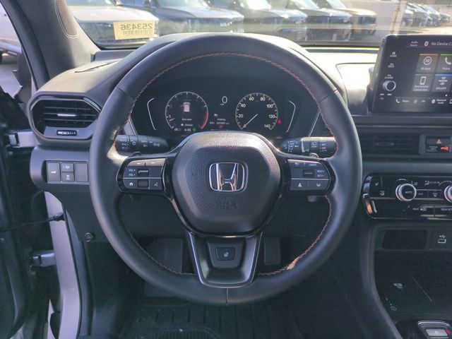 Used 2025 Honda Pilot TrailSport image 17