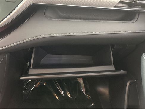 Used 2025 Toyota Highlander Platinum image 33