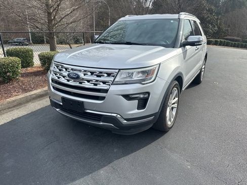 Used 2018 Ford Explorer Limited image 3