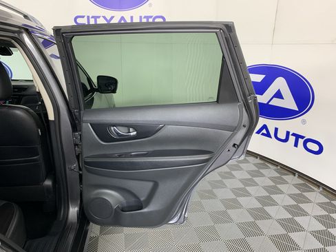 Used 2019 Nissan Rogue SL FWD image 35