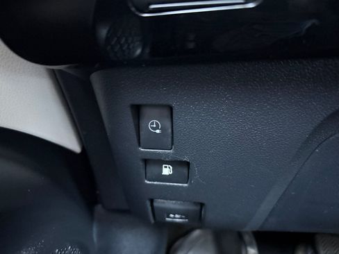 Used 2022 Toyota Prius Prime XLE FWD image 20