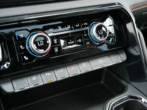 New 2026 GMC Sierra 3500 AT4 w/ AT4 Premium Plus Package AWD/4WD image 20