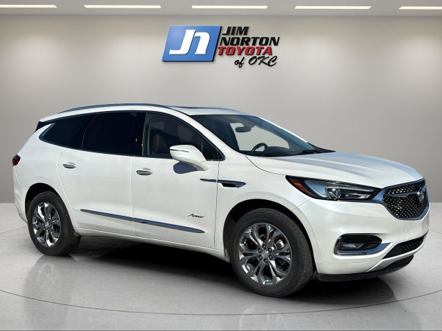 Used 2021 Buick Enclave Avenir w/ Avenir Technology Package FWD image 3