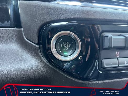 Used 2025 GMC Sierra 1500 SLT w/ SLT Premium Plus Package AWD/4WD image 28