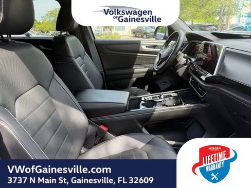 Certified 2025 Volkswagen Atlas Cross Sport SEL AWD/4WD image 10