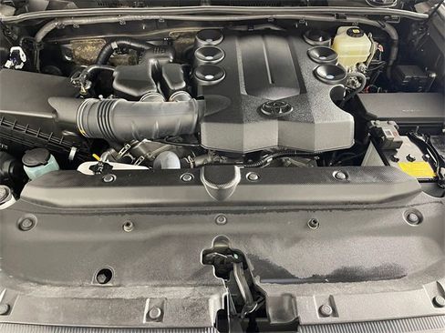 Used 2022 Toyota 4Runner SR5 Premium image 22