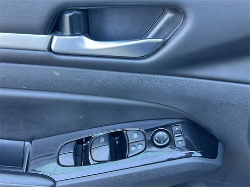 Used 2023 Nissan Altima 2.5 SV image 23