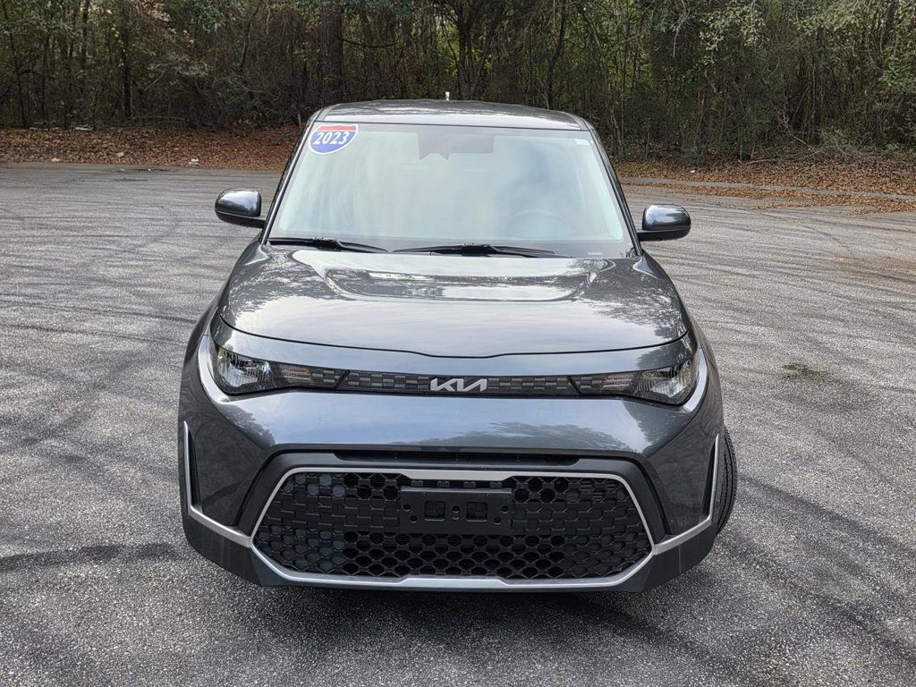 Used 2023 Kia Soul LX w/ LX Technology Package FWD image 2
