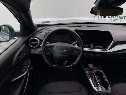 Used 2025 Chevrolet Trax RS w/ Driver Confidence Package image 24