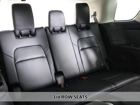Used 2023 Nissan Pathfinder SL w/ Black Appearance Package AWD/4WD image 9
