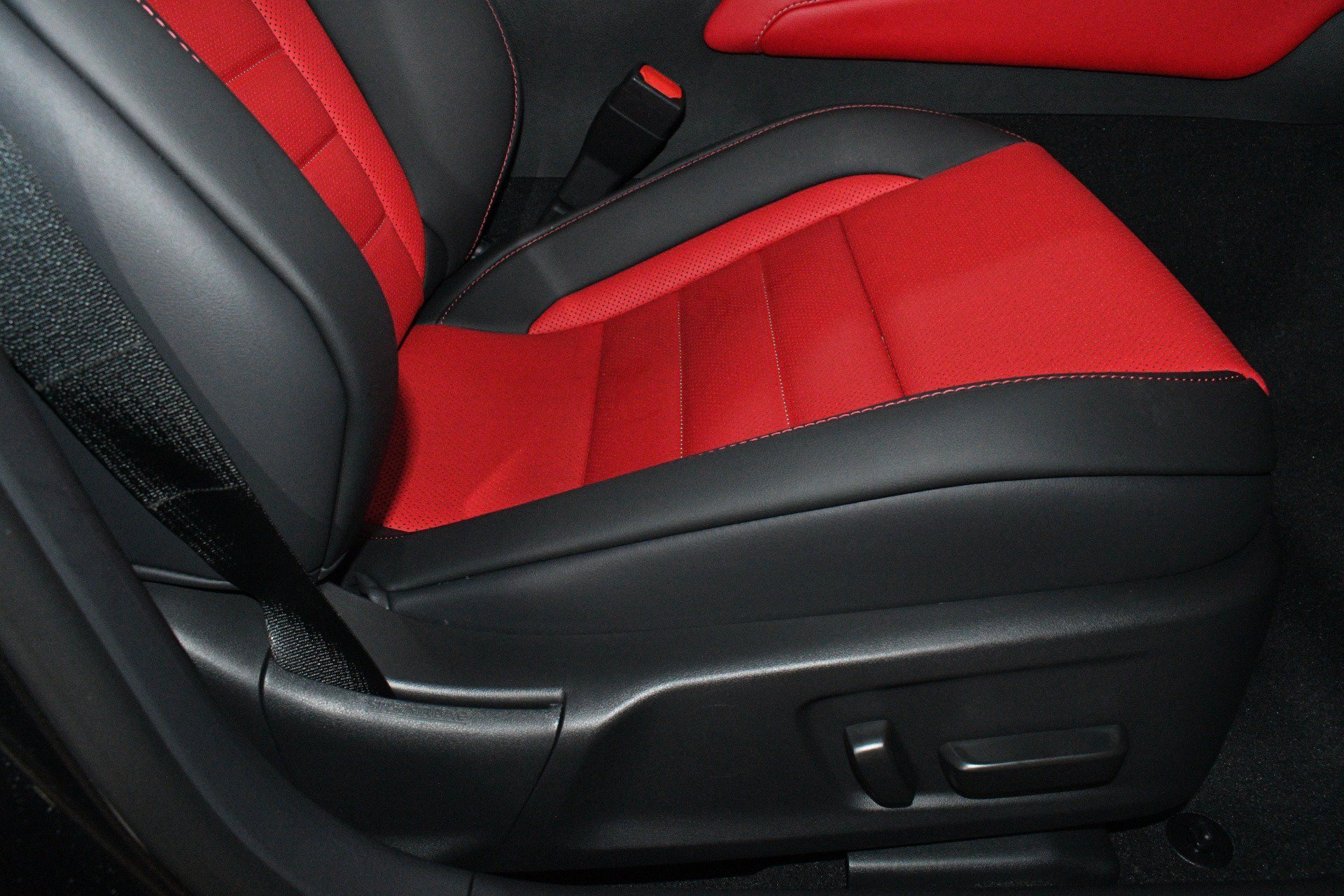 Used 2026 Lexus IS 350 F Sport w/ Technology Package RWD image 14
