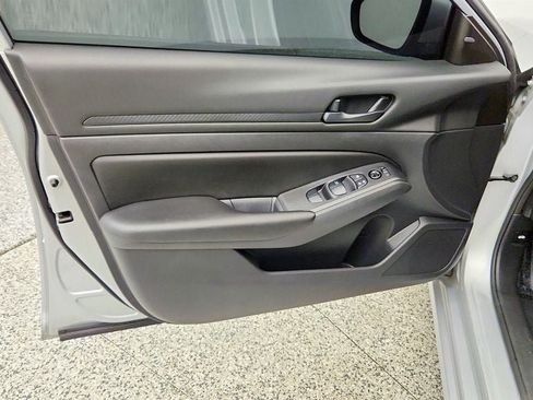 Used 2023 Nissan Altima 2.5 S FWD image 10