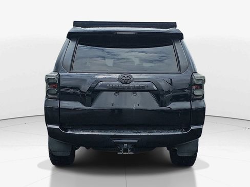 Used 2022 Toyota 4Runner SR5 Premium w/ Moonroof Package AWD/4WD image 5