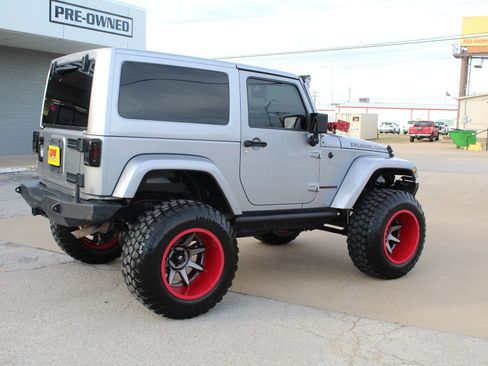 Used 2014 Jeep Wrangler Rubicon w/ Power Convenience Group image 4
