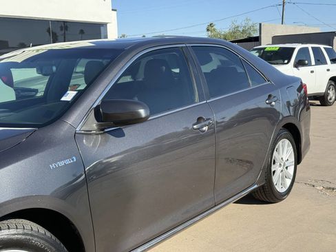 Used 2014 Toyota Camry XLE w/ Leather Package FWD image 12