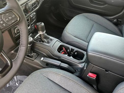 New 2025 Jeep Gladiator Sport image 8