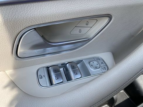Used 2021 Mercedes-Benz GLE 350 4MATIC w/ Premium Package image 18