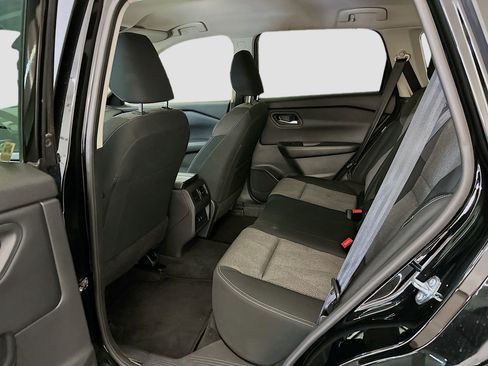 Used 2025 Nissan Rogue SV image 28