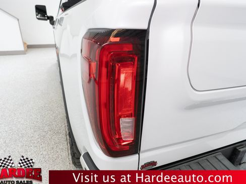 Used 2020 GMC Sierra 2500 Denali w/ Denali Ultimate Package AWD/4WD image 9