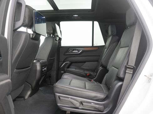 Used 2025 GMC Yukon Denali w/ Denali Reserve Package image 21