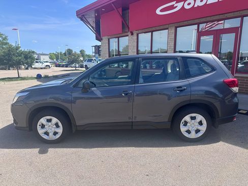 Used 2023 Subaru Forester AWD/4WD image 9
