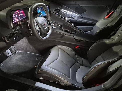 Used 2024 Chevrolet Corvette Z06 RWD image 13