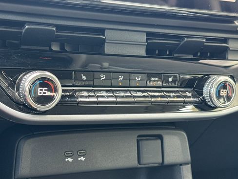 Used 2025 Honda Prologue Touring image 19