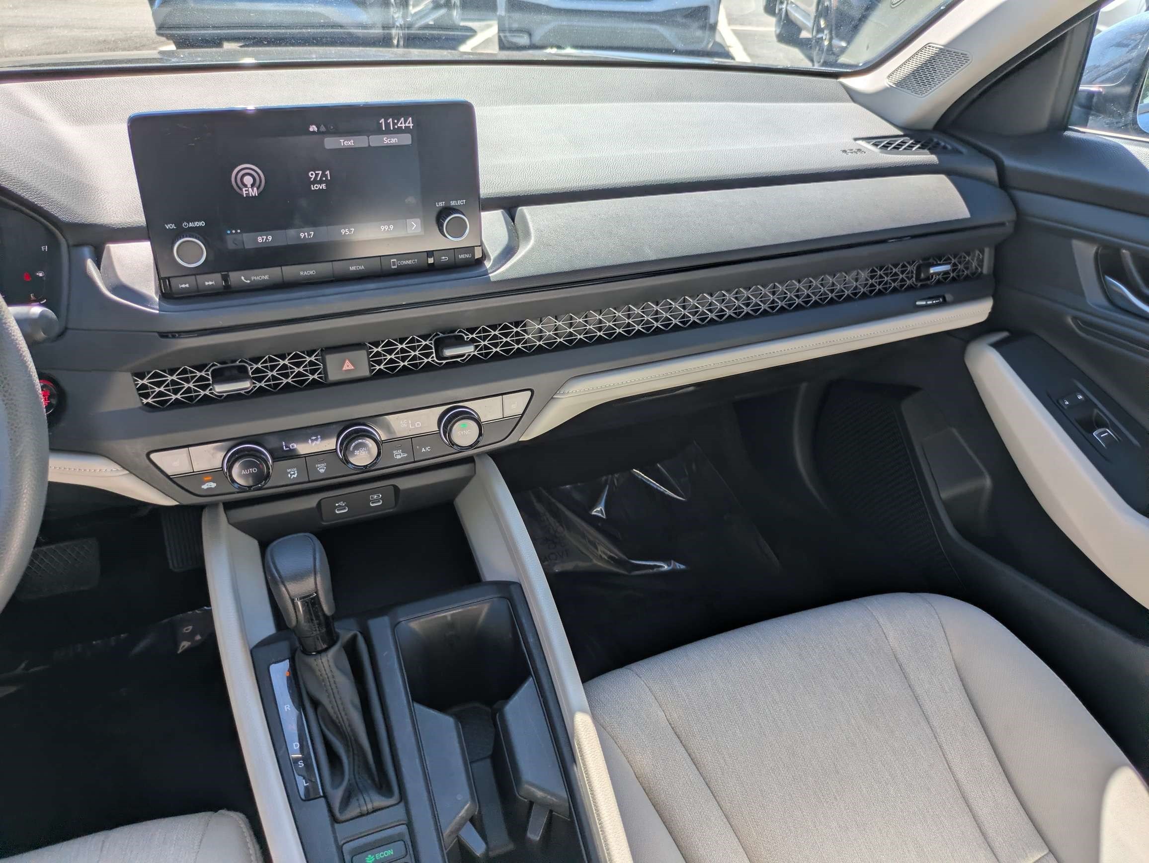 Certified 2024 Honda Accord EX image 23