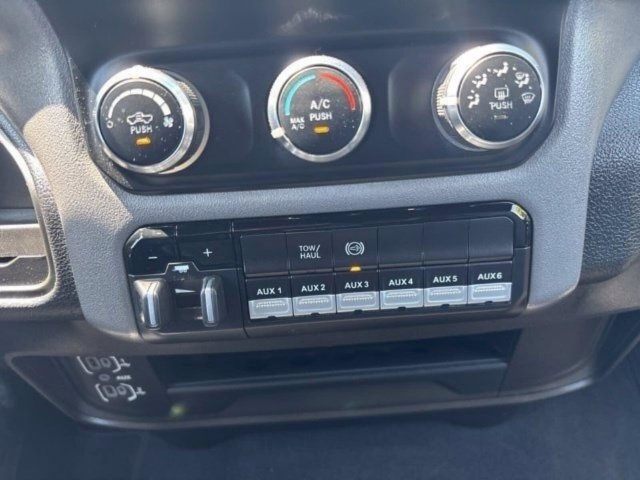 Used 2024 RAM 3500 SLT w/ Quick Order Package 2YG SLT AWD/4WD image 27
