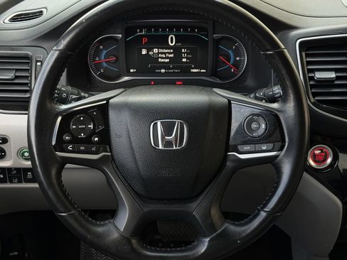 Used 2020 Honda Pilot Touring image 13