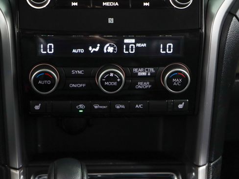 Used 2022 Subaru Ascent Limited AWD/4WD image 21