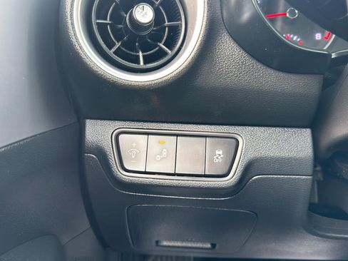 Used 2022 Kia Forte LXS w/ LXS Technology Package image 18