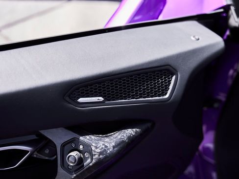 Used 2024 Lamborghini Huracan EVO image 36