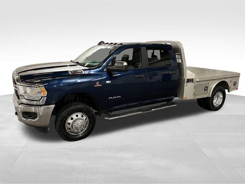 Used 2022 RAM 3500 Big Horn w/ Level C Equiment Group image 9