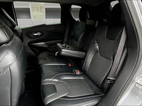 Used 2022 Jeep Cherokee Limited AWD/4WD image 22