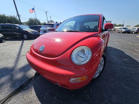 Used 1998 Volkswagen Beetle Coupe FWD image 2