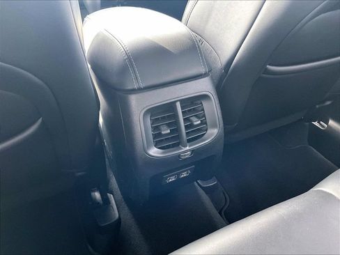 Used 2021 Jeep Cherokee Latitude Plus AWD/4WD image 34