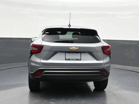Used 2024 Chevrolet Trax LS FWD image 4