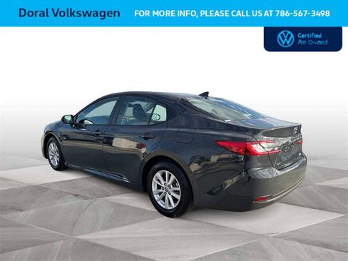 Used 2025 Toyota Camry LE image 6