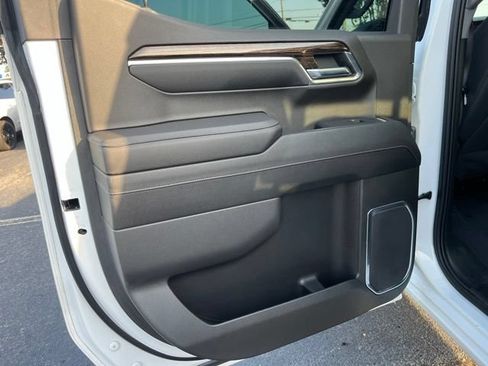 Used 2023 GMC Sierra 1500 SLE w/ Preferred Package AWD/4WD image 11