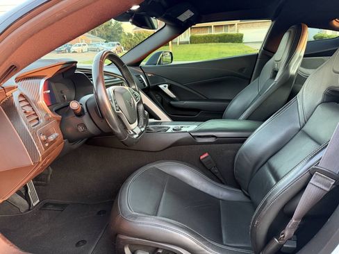 Used 2015 Chevrolet Corvette Z06 w/ 2LZ Preferred Equipment Group RWD image 27