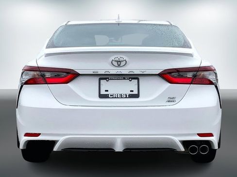 Used 2024 Toyota Camry SE image 3