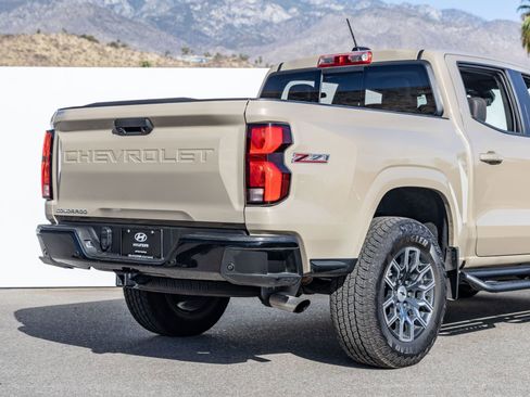 Used 2023 Chevrolet Colorado Z71 w/ Z71 Convenience Package 2 AWD/4WD image 14